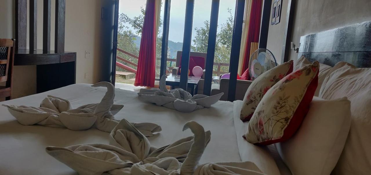 Отель Woodsmoke Retreat Шимла Экстерьер фото